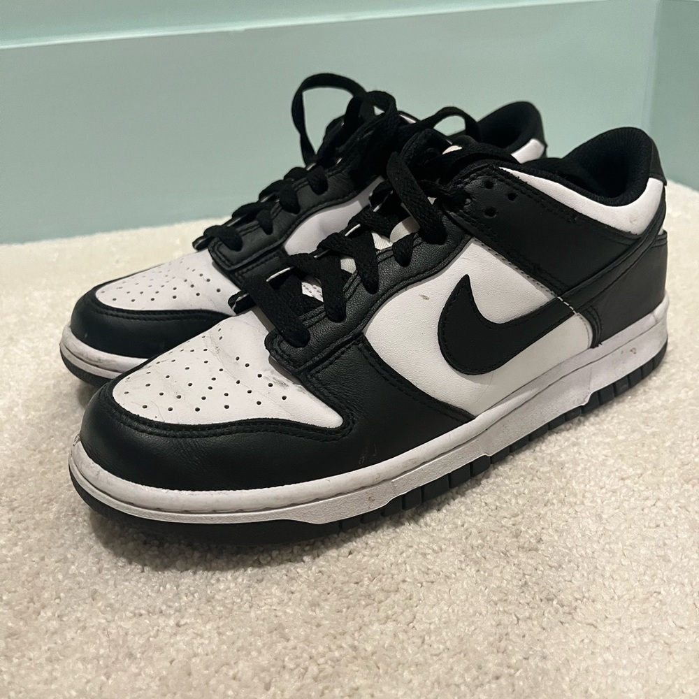 Nike Dunks Panda Style Youth 6.5/Womens 7.5